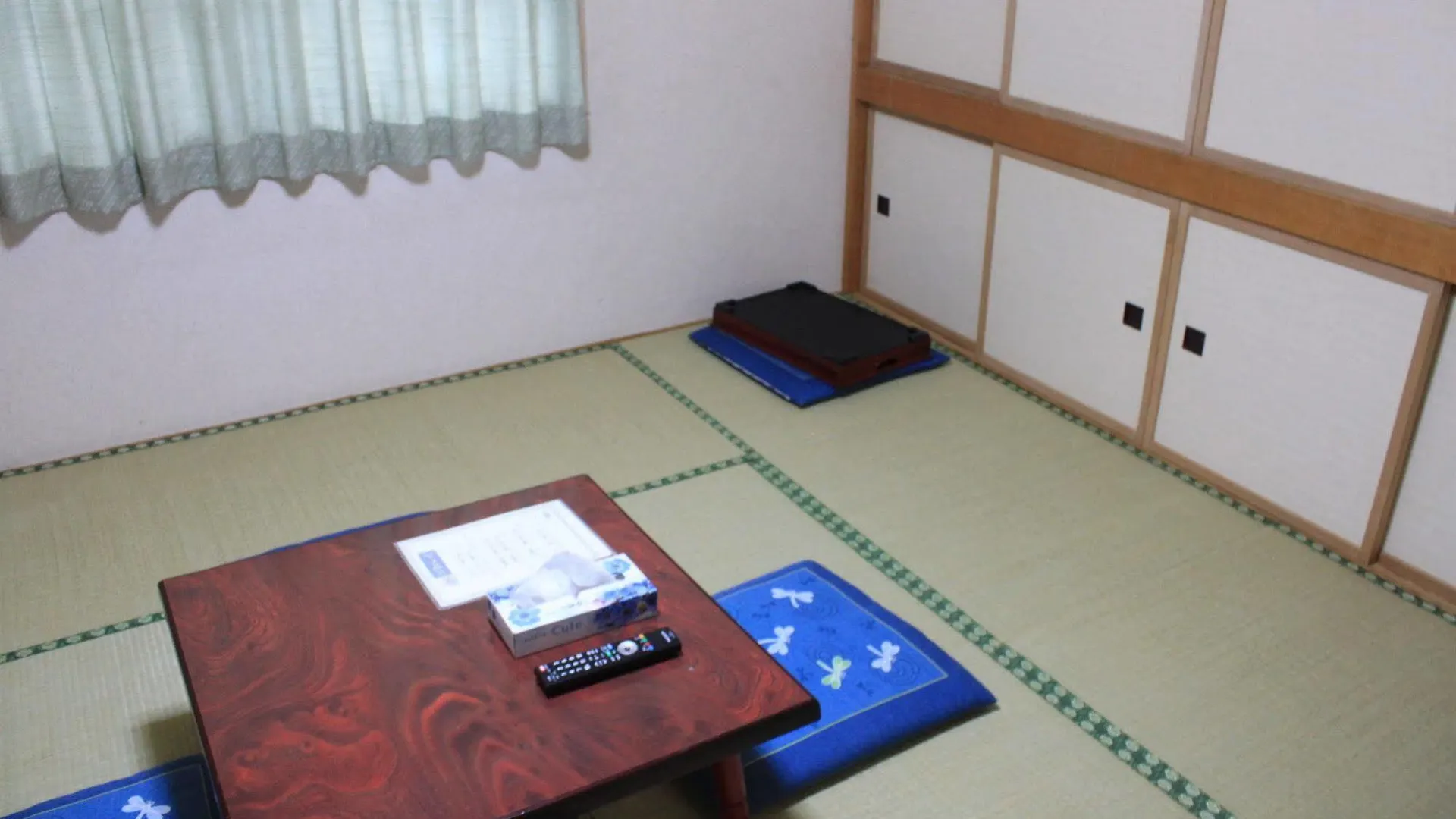 Hotel New Hakuginso NakaNakafurano 2*, Nakafurano